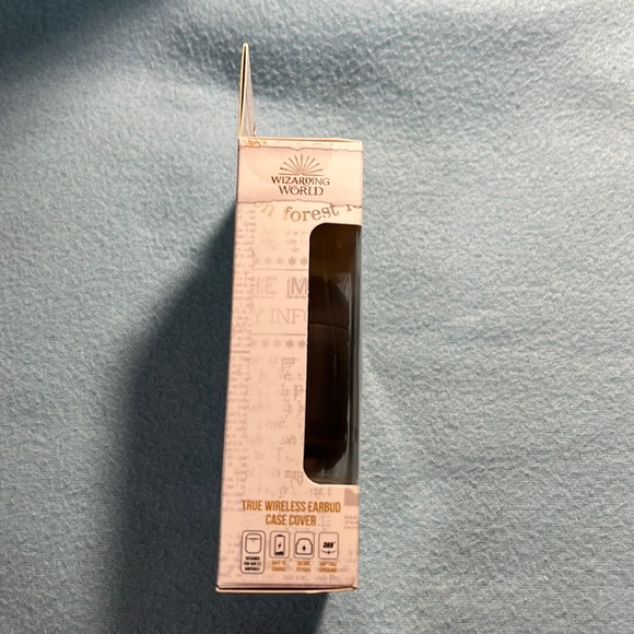 Harry Potter Wireless Earbud Case Cover - Picture 5 of 7